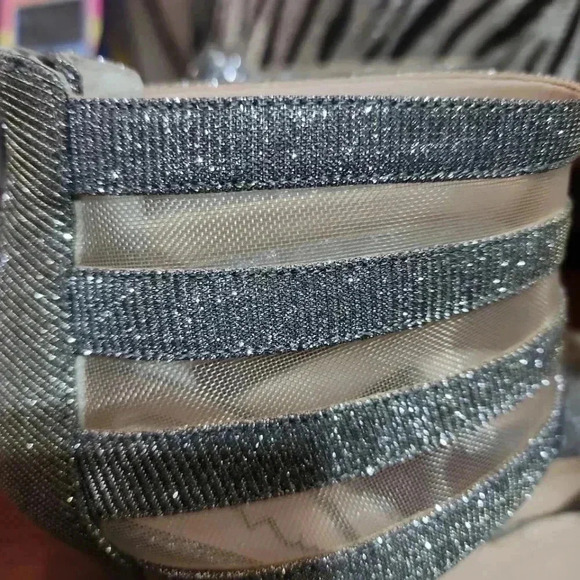 Nina Glittery Heels. Size 8 - Picture 8 of 10